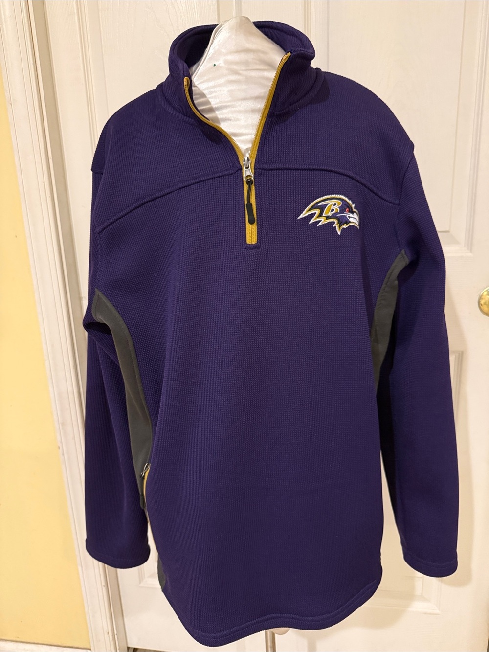 Mint - NFL Baltimore Ravens Men’s Purple Half-Zip Heavy Woven Pullover. (Sz Med)